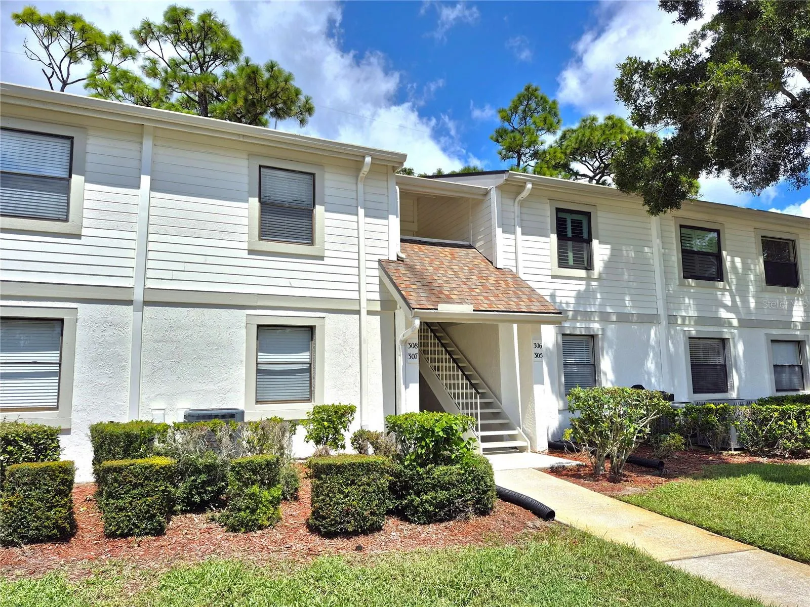 305 MEADOW LN #305 #305