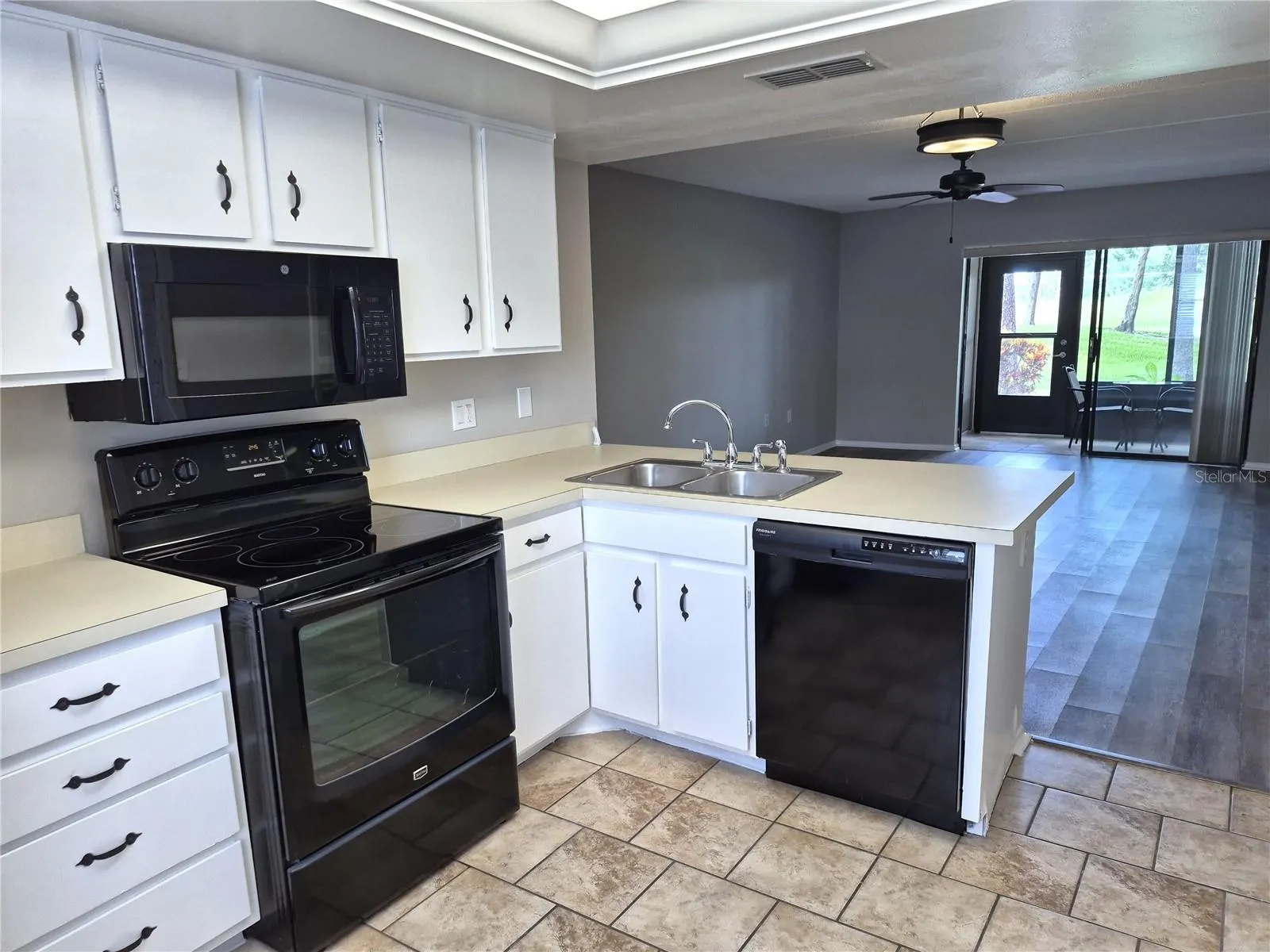 305 MEADOW LN #305 #305