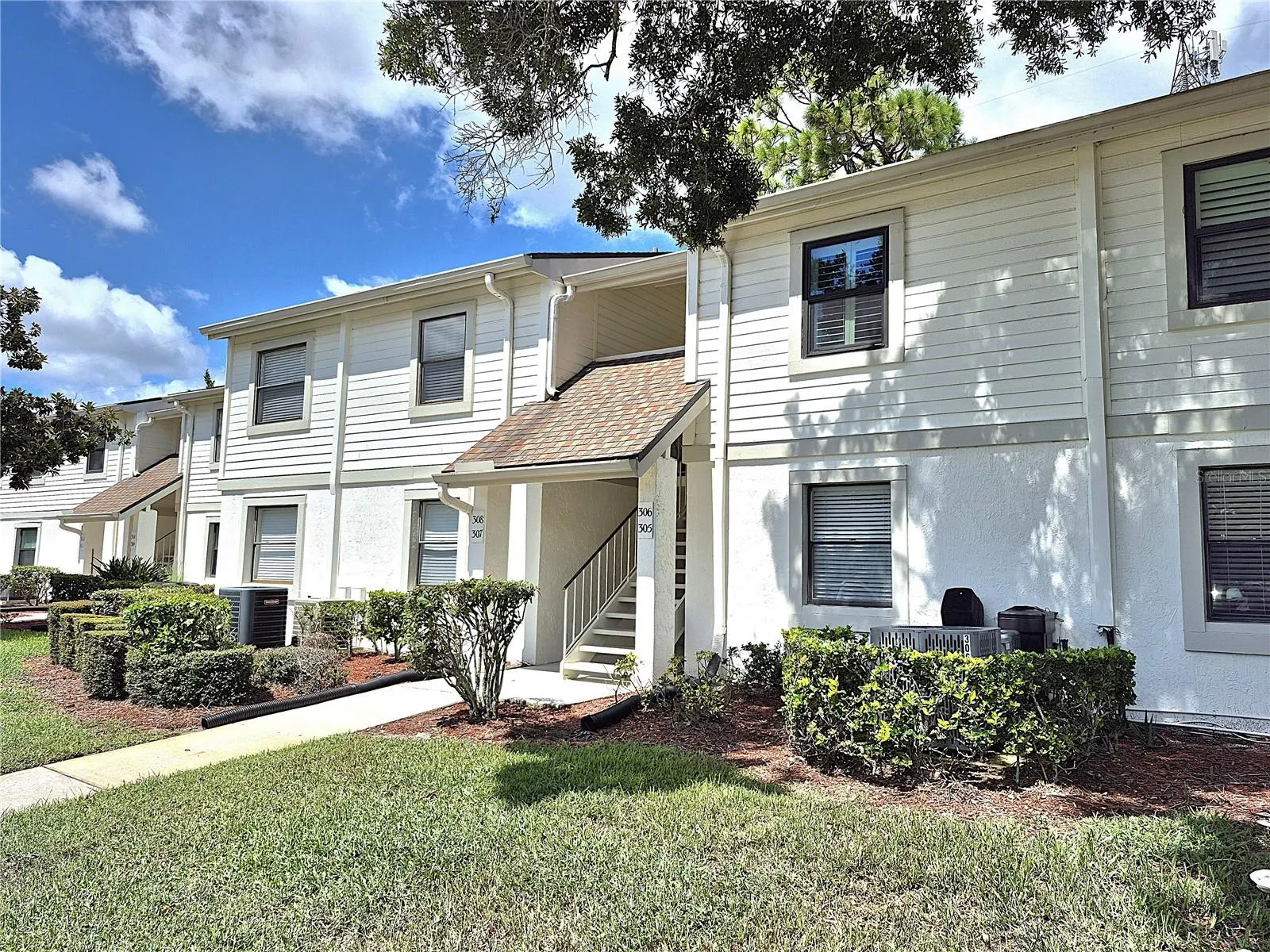 305 MEADOW LN #305 #305