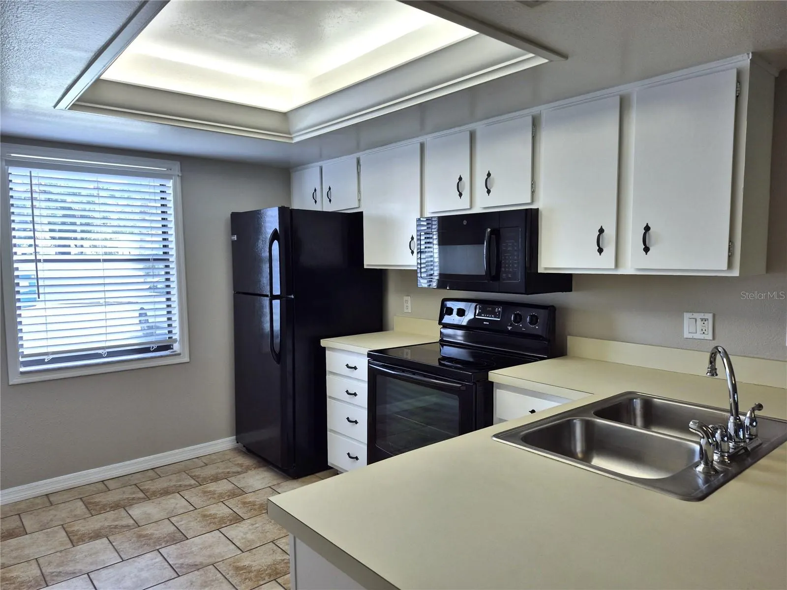 305 MEADOW LN #305 #305