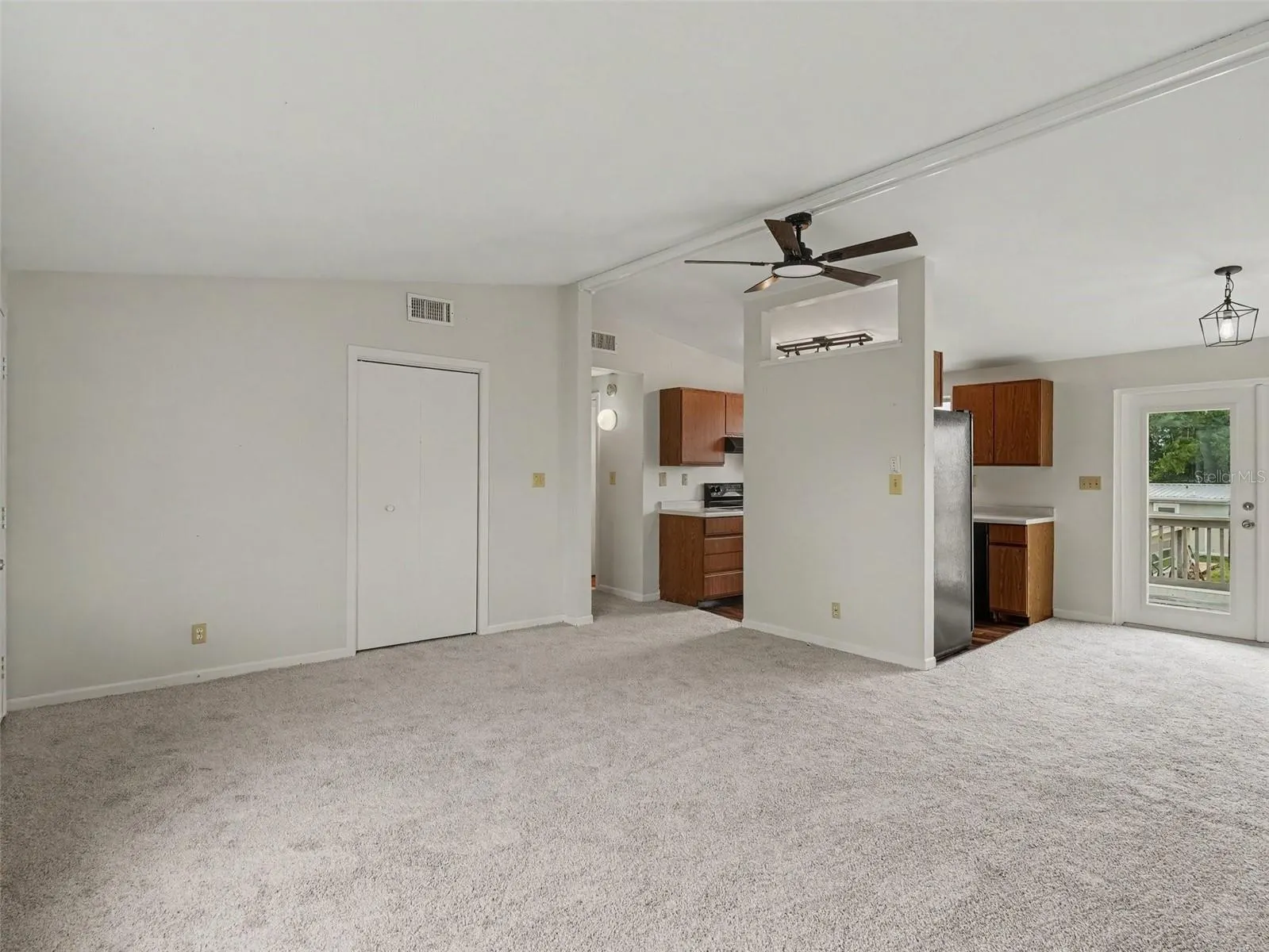 6306 FLORIDA CIR E