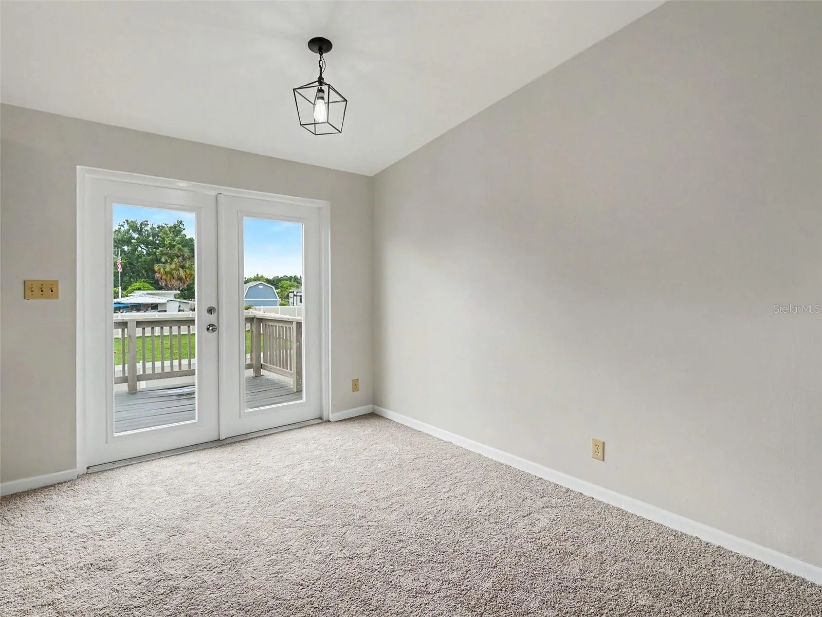 6306 FLORIDA CIR E