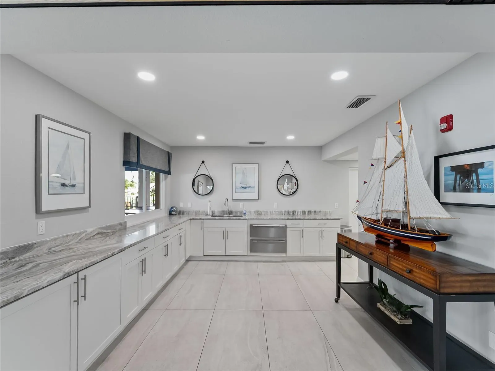 102 WINDWARD DR