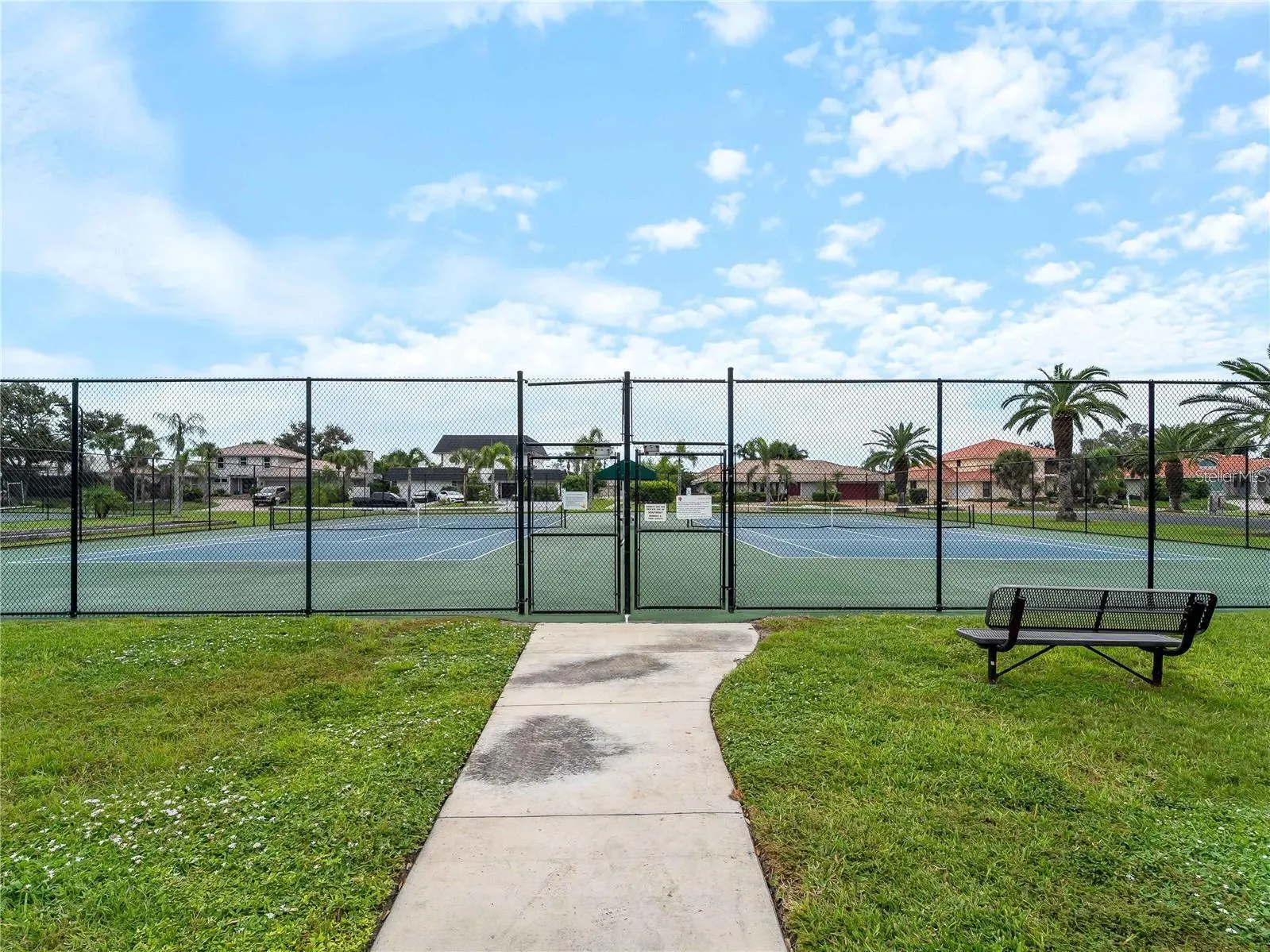 102 WINDWARD DR