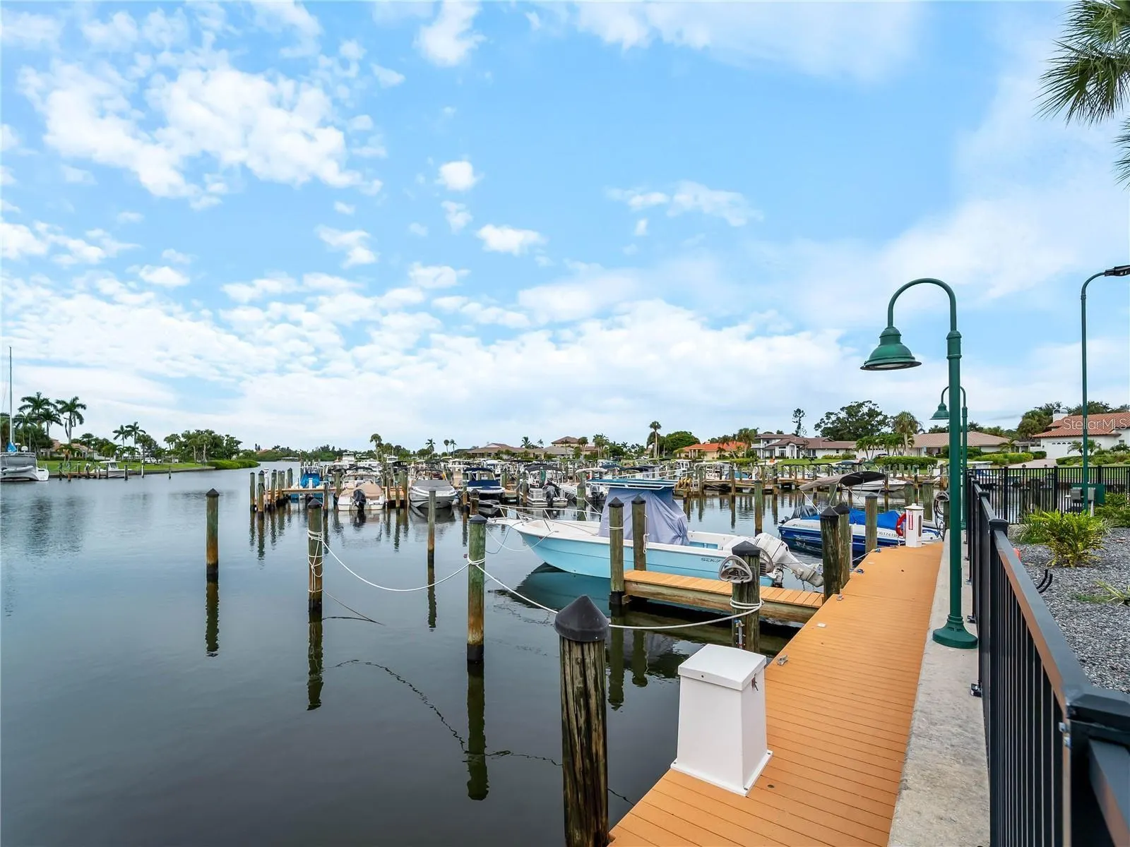 102 WINDWARD DR