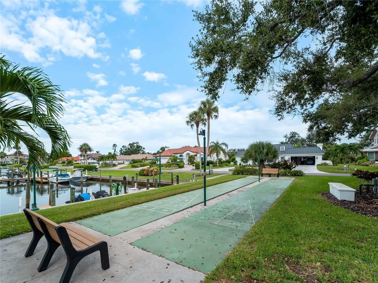 102 WINDWARD DR