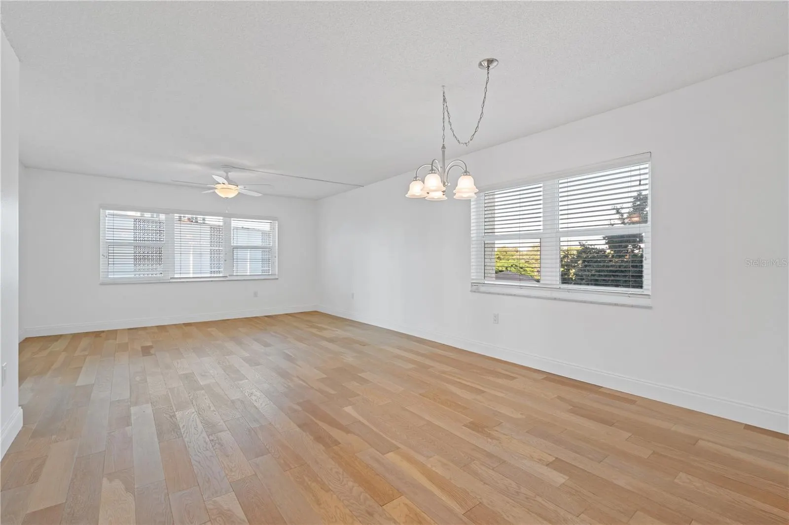 1120 N SHORE DR NE #405 #405