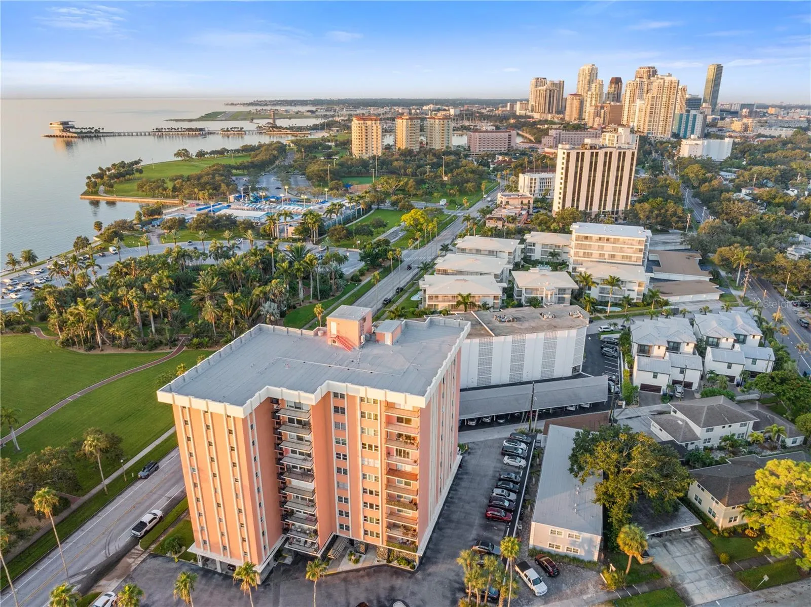 1120 N SHORE DR NE #405 #405