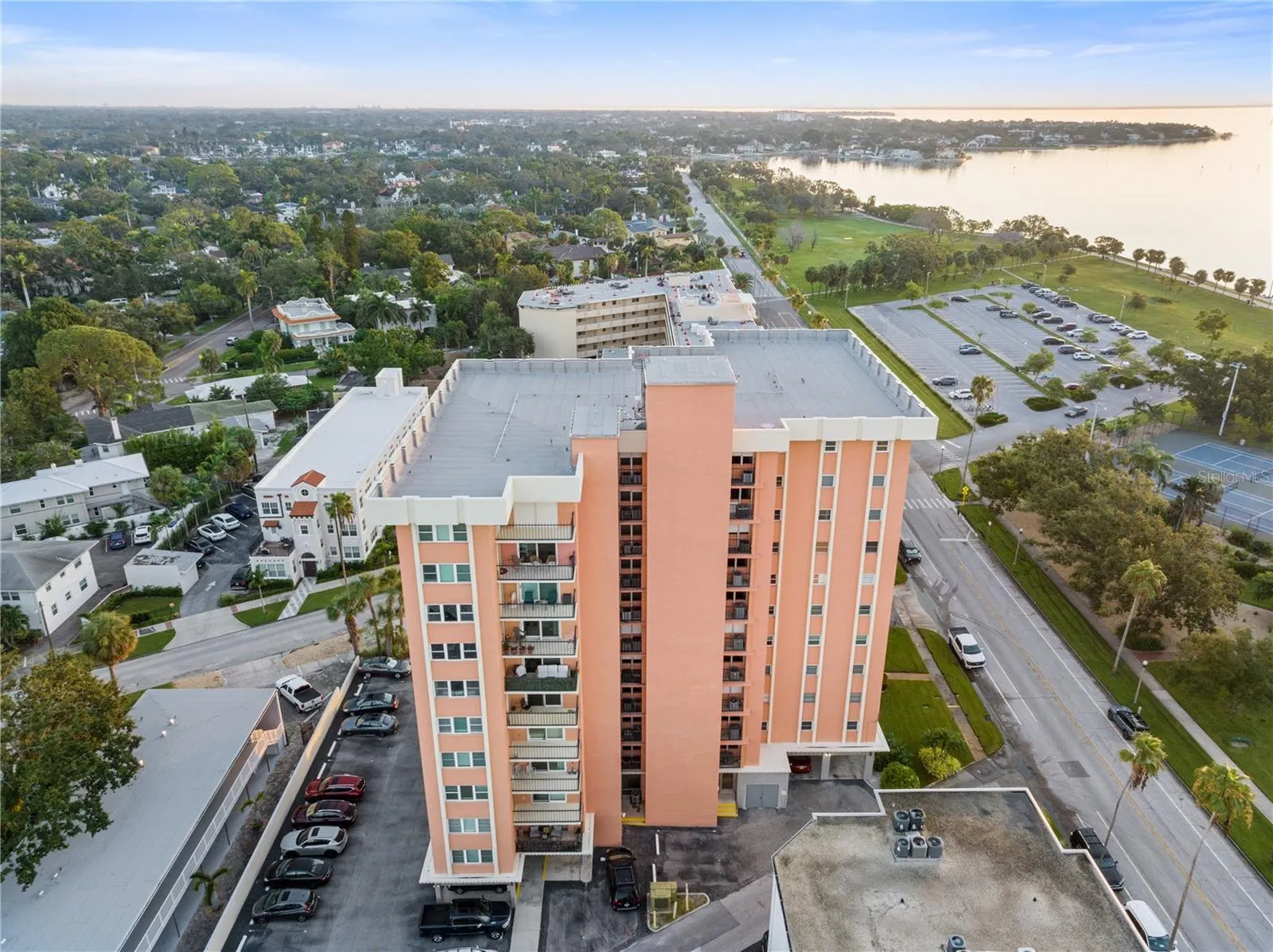 1120 N SHORE DR NE #405 #405
