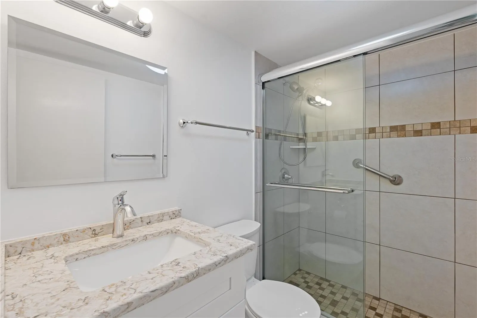 1120 N SHORE DR NE #405 #405