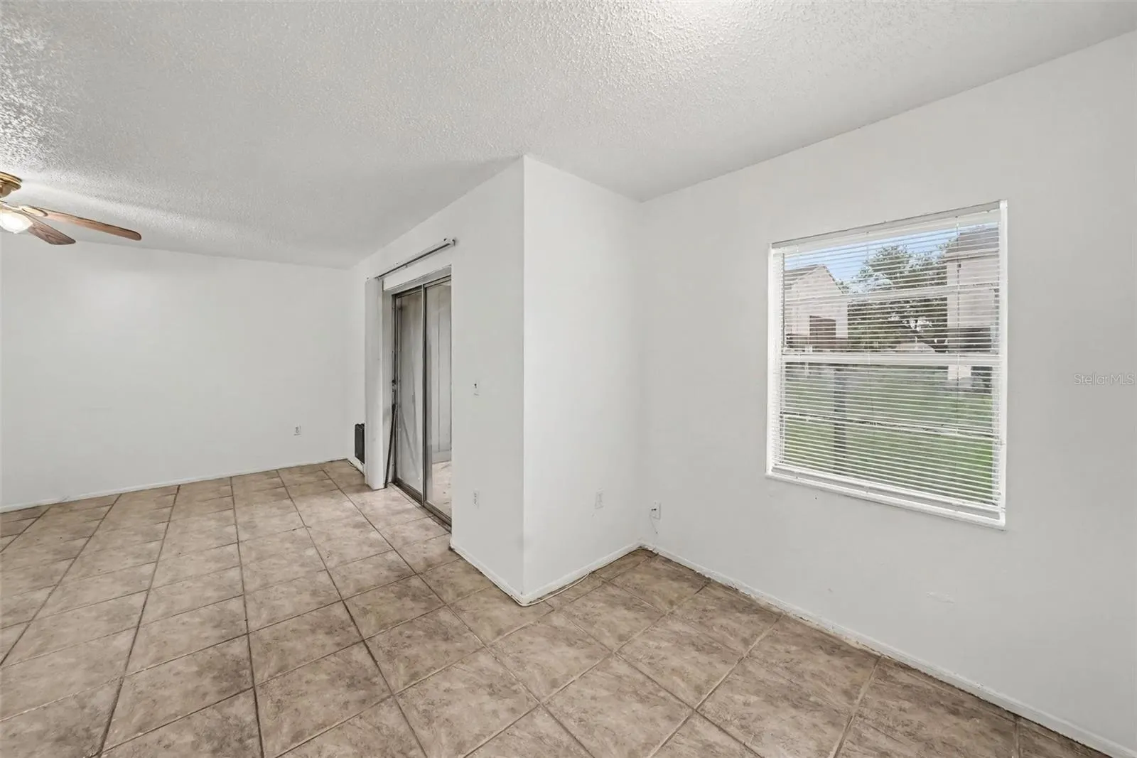305 E WELLINGTON CT #64 #64