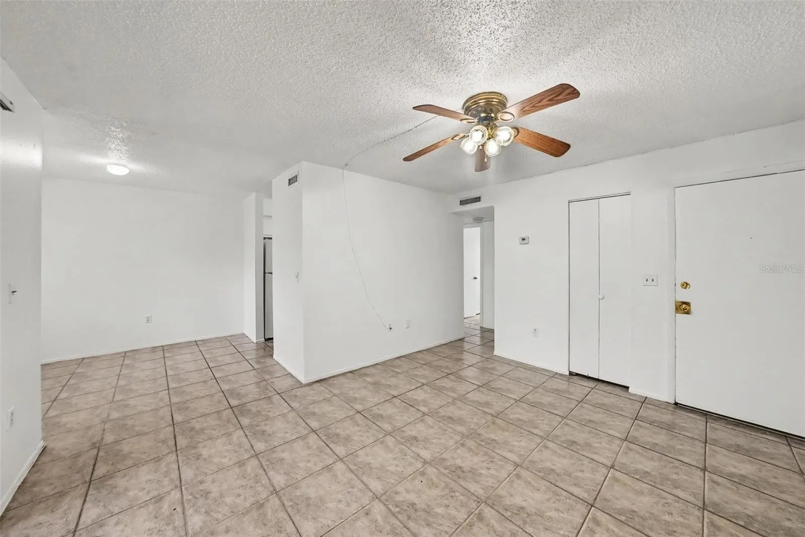 305 E WELLINGTON CT #64 #64