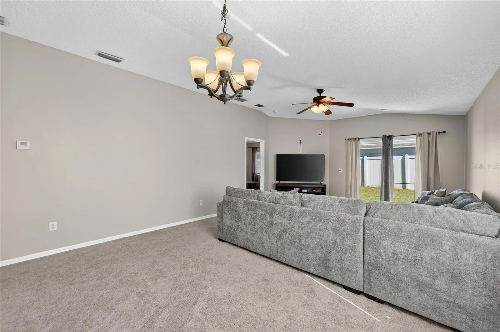 11812 LYNMOOR DR