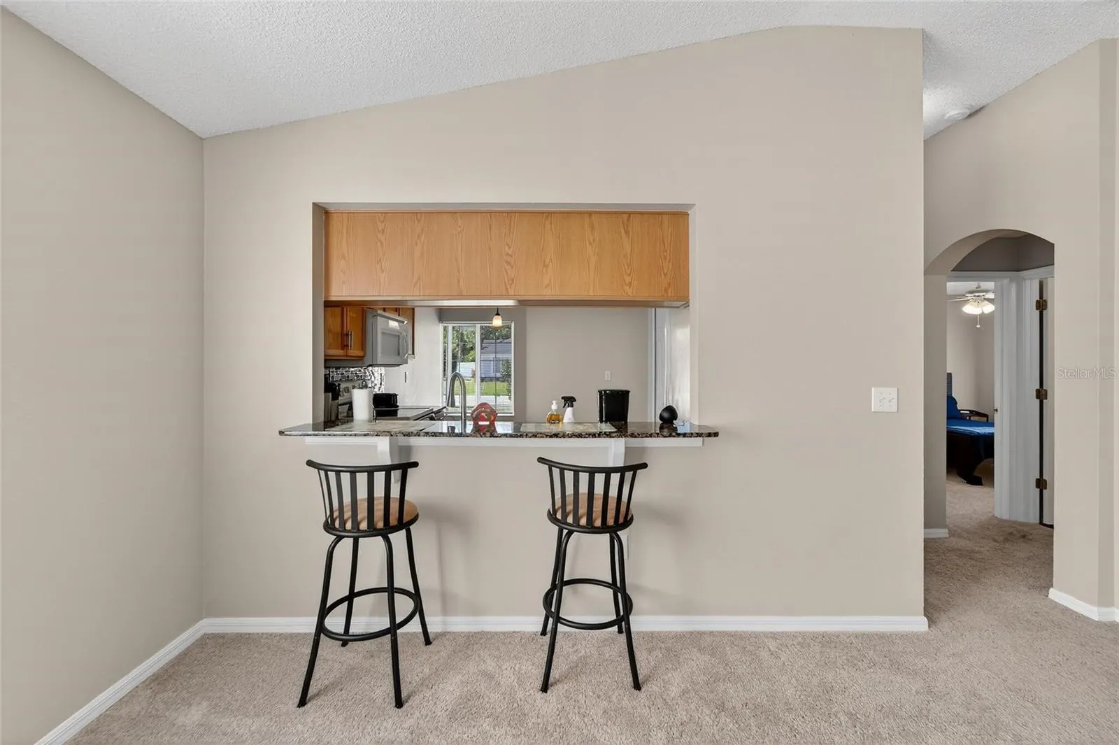 11812 LYNMOOR DR
