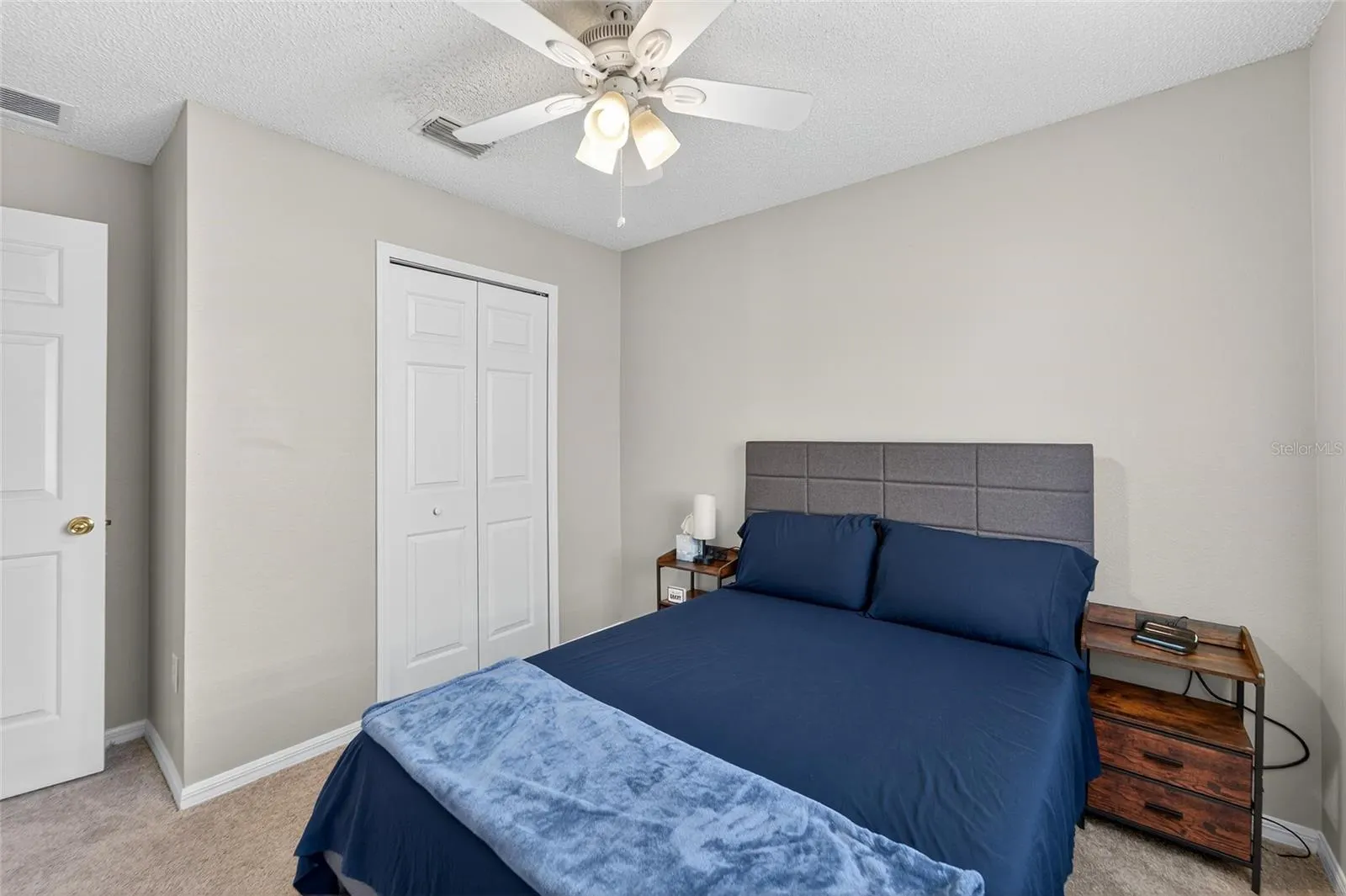 11812 LYNMOOR DR