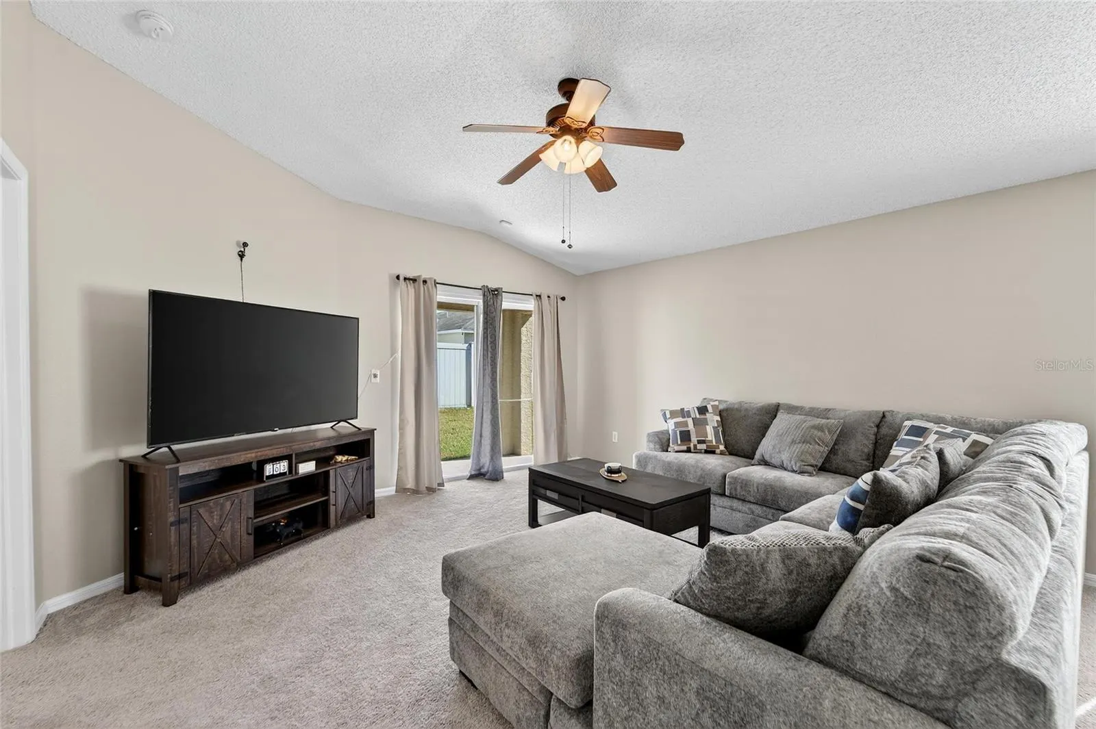 11812 LYNMOOR DR
