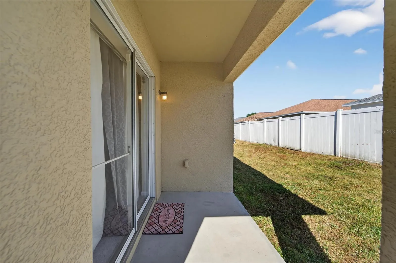 11812 LYNMOOR DR