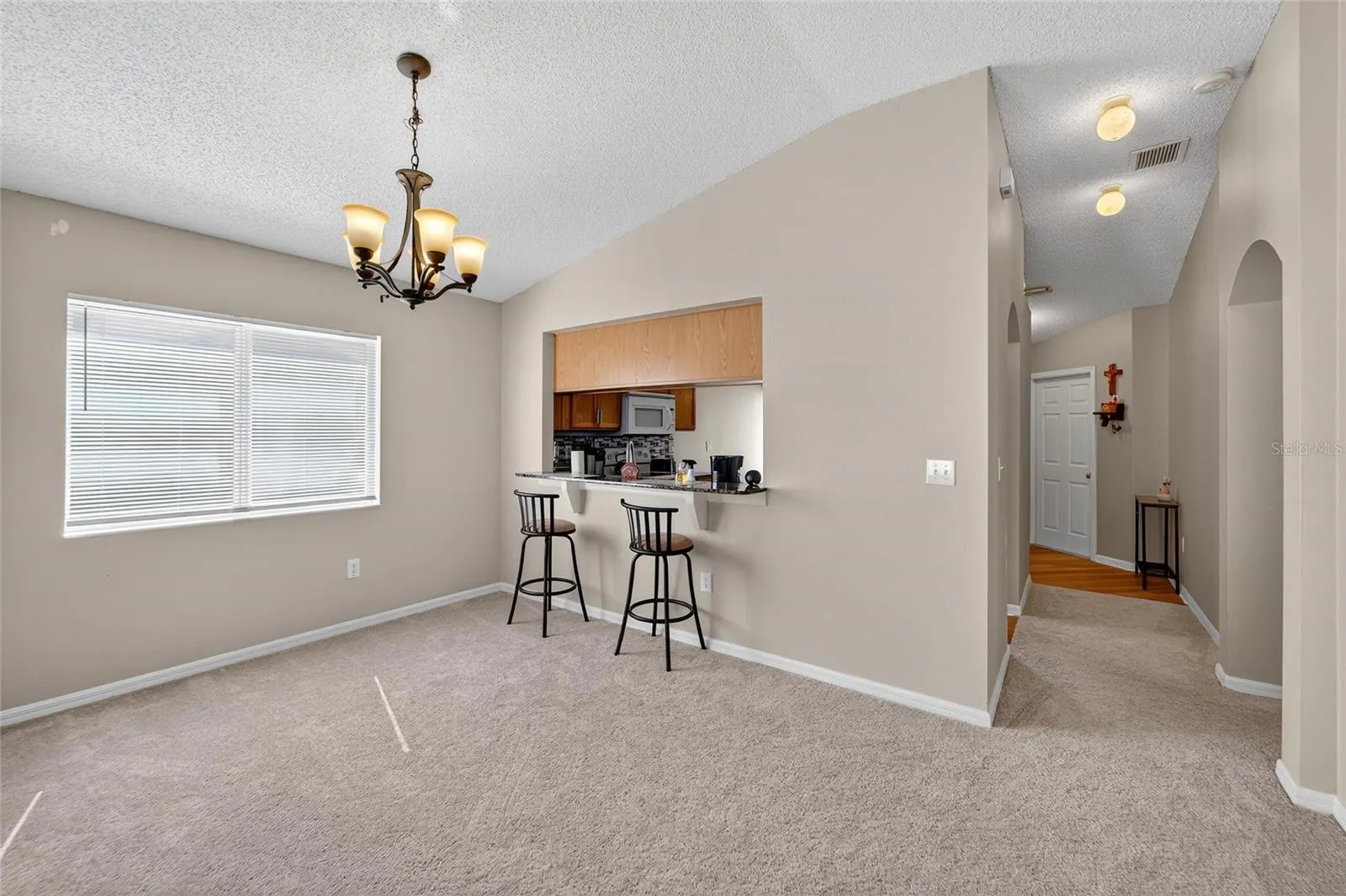 11812 LYNMOOR DR