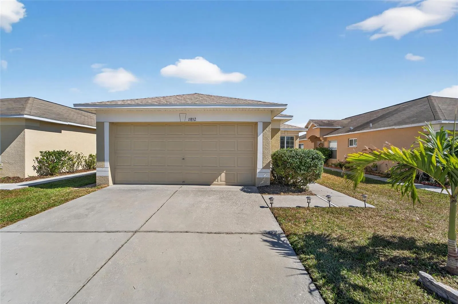 11812 LYNMOOR DR