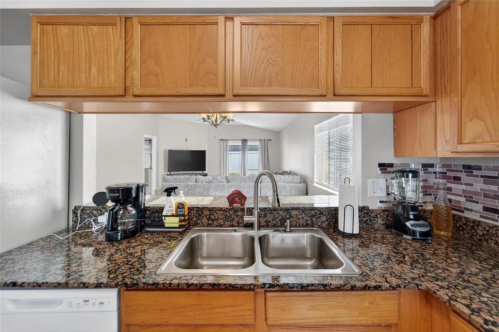11812 LYNMOOR DR