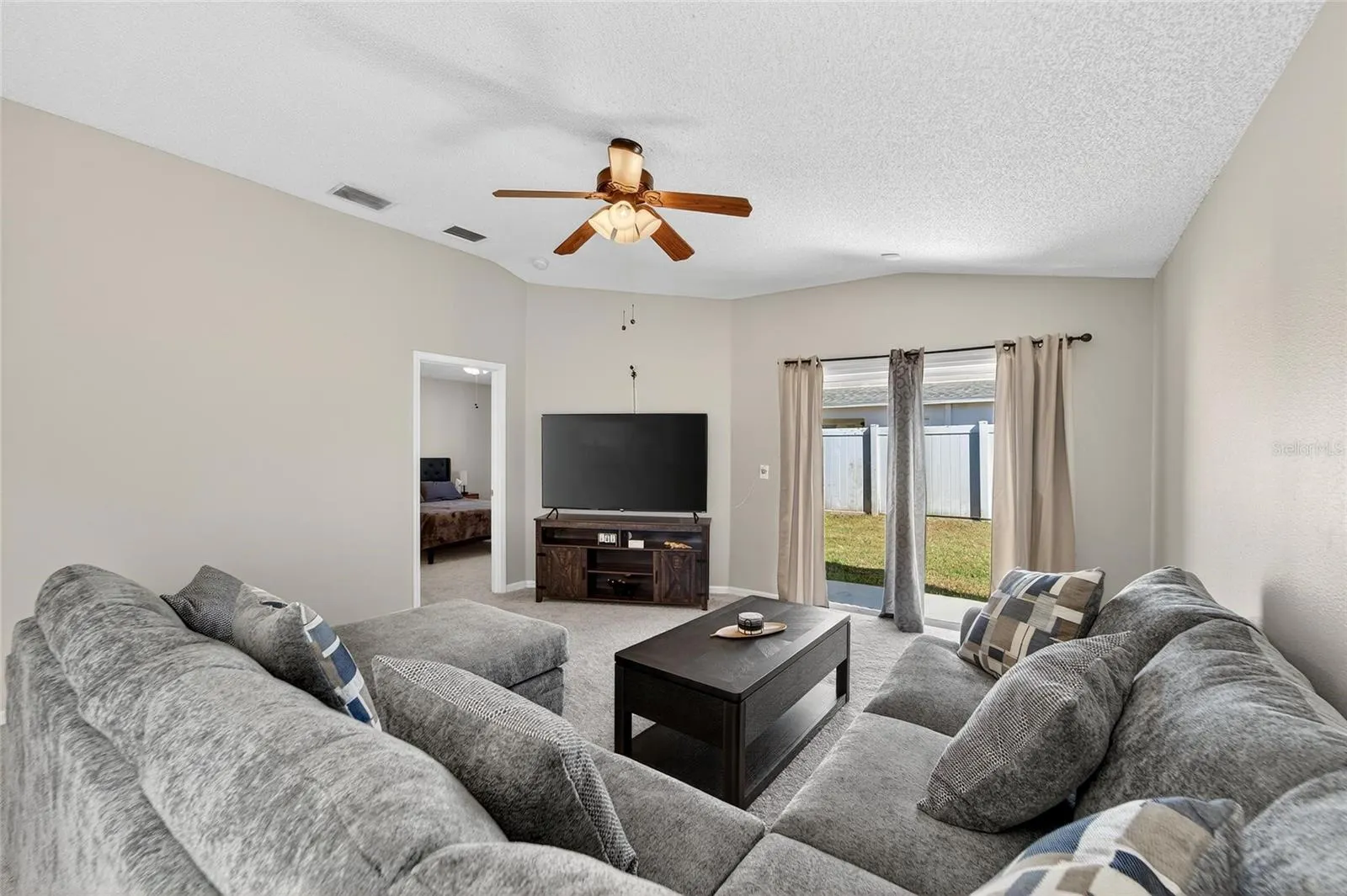 11812 LYNMOOR DR