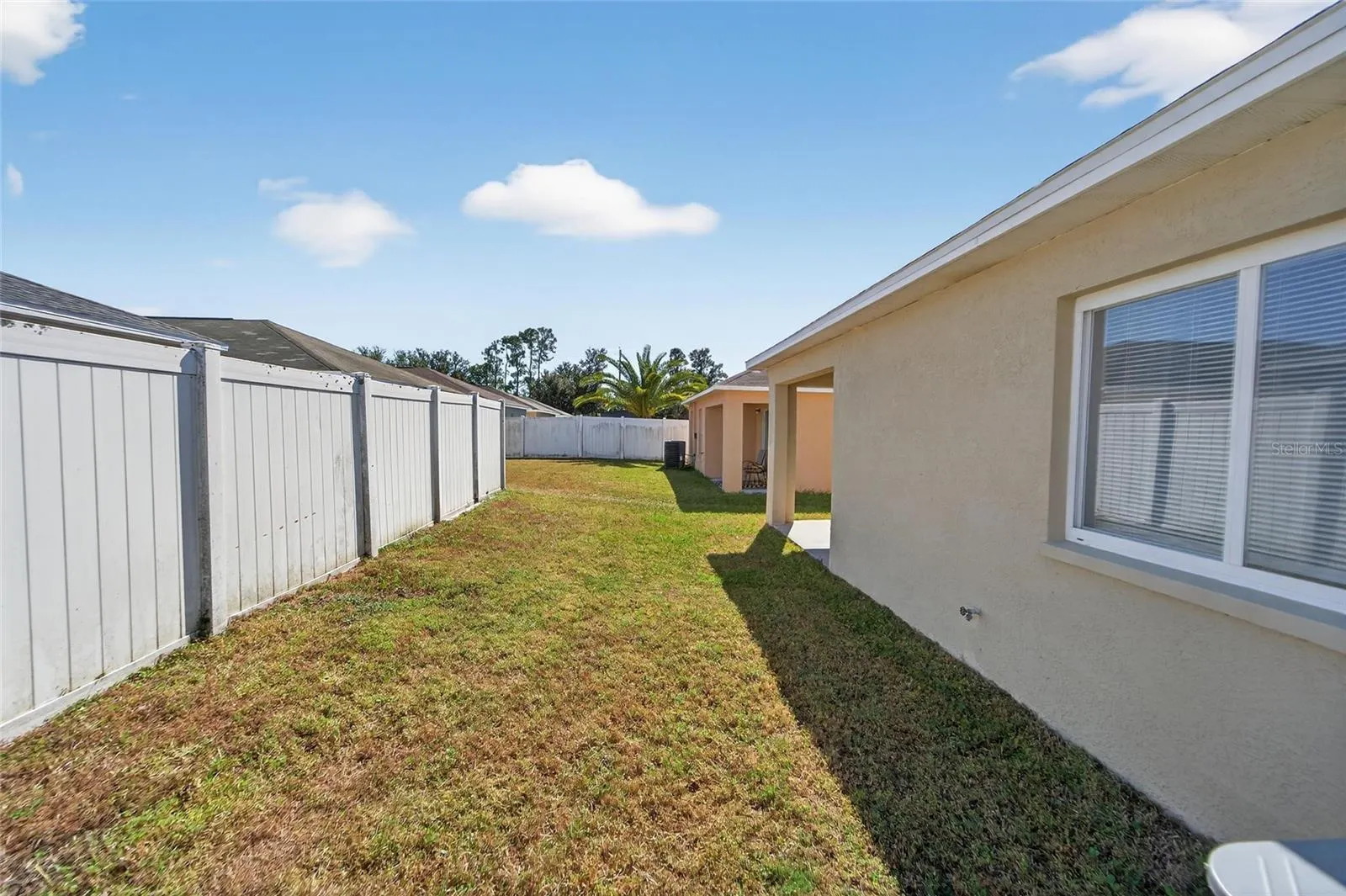 11812 LYNMOOR DR