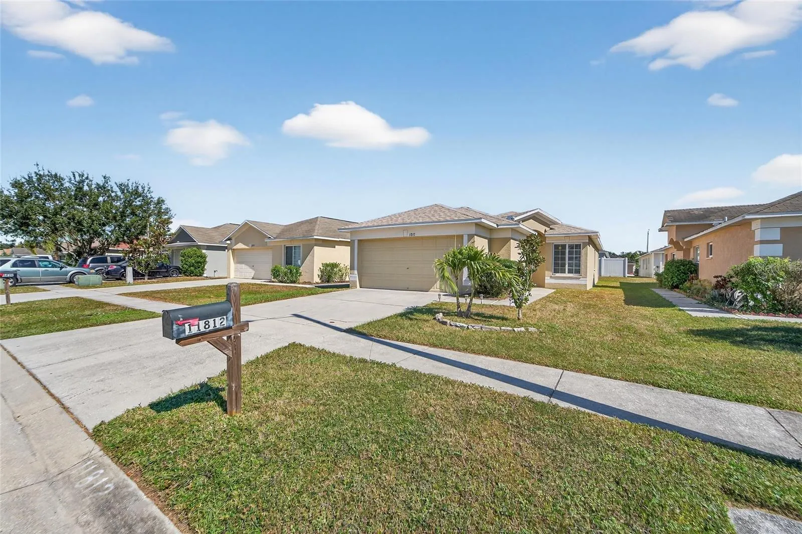 11812 LYNMOOR DR