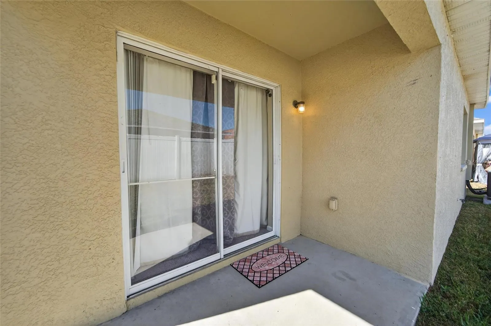11812 LYNMOOR DR