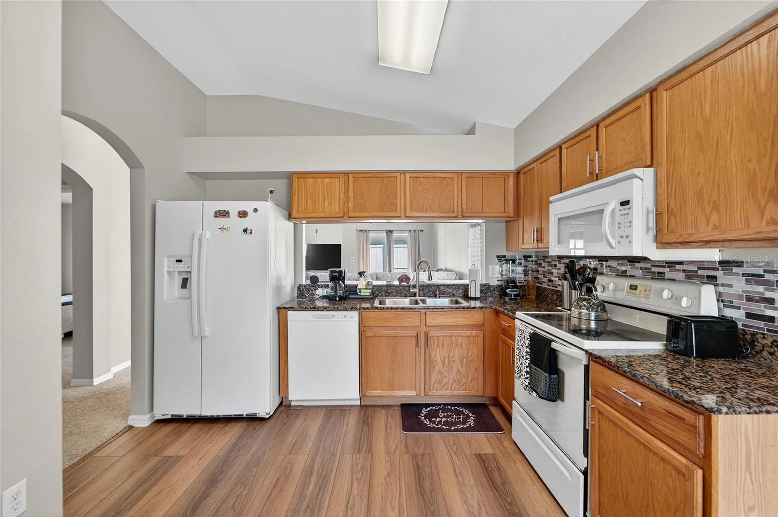 11812 LYNMOOR DR