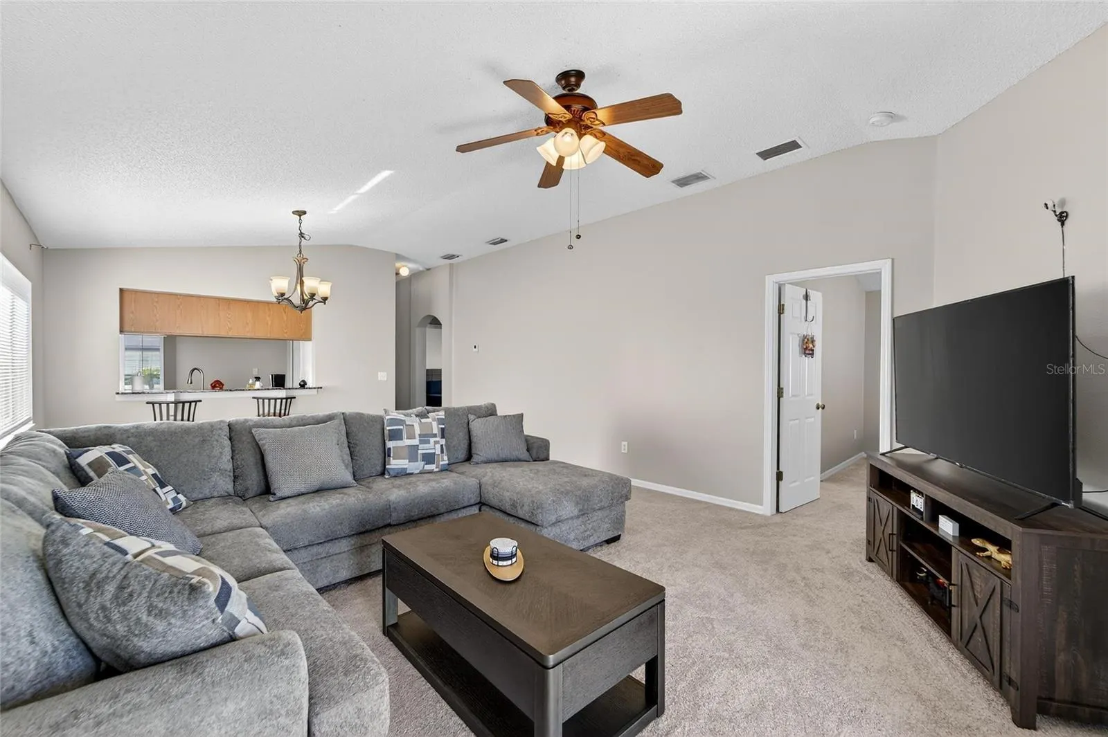 11812 LYNMOOR DR