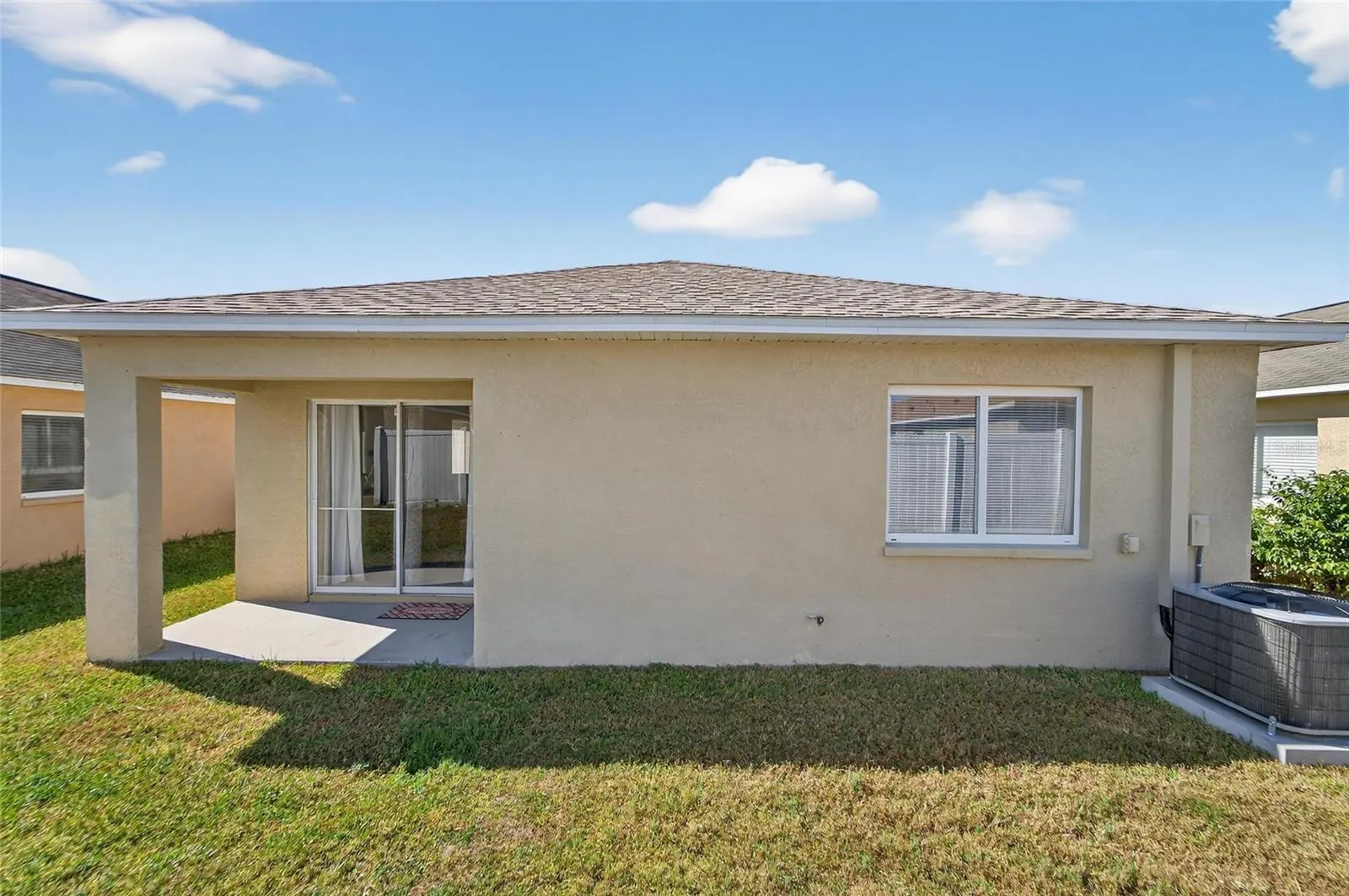 11812 LYNMOOR DR