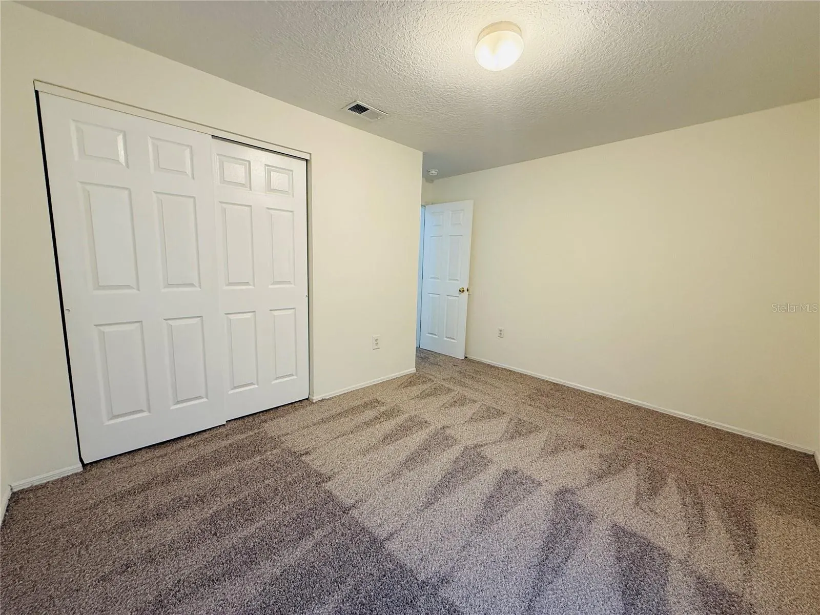 8507 N HYALEAH RD