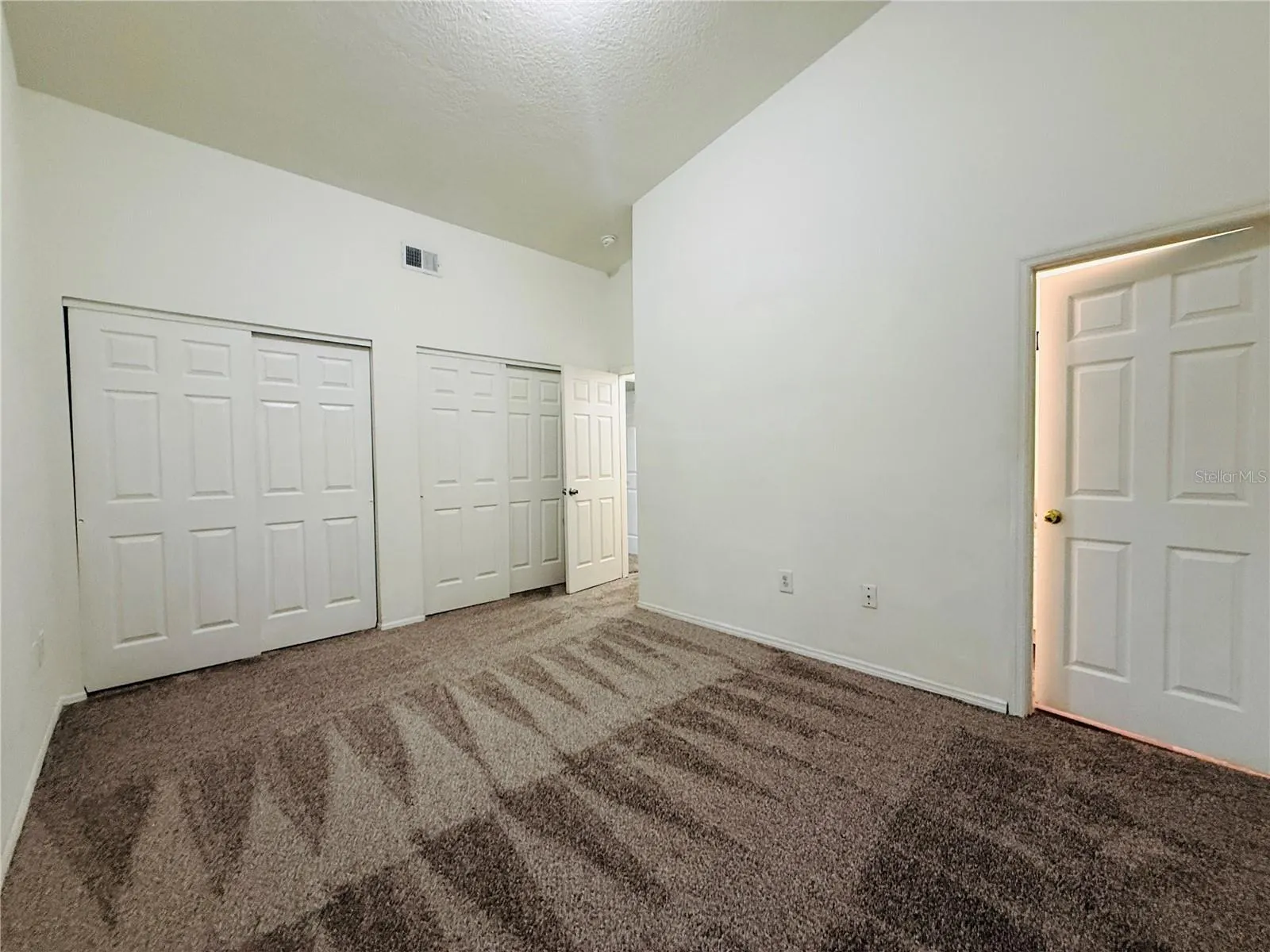 8507 N HYALEAH RD