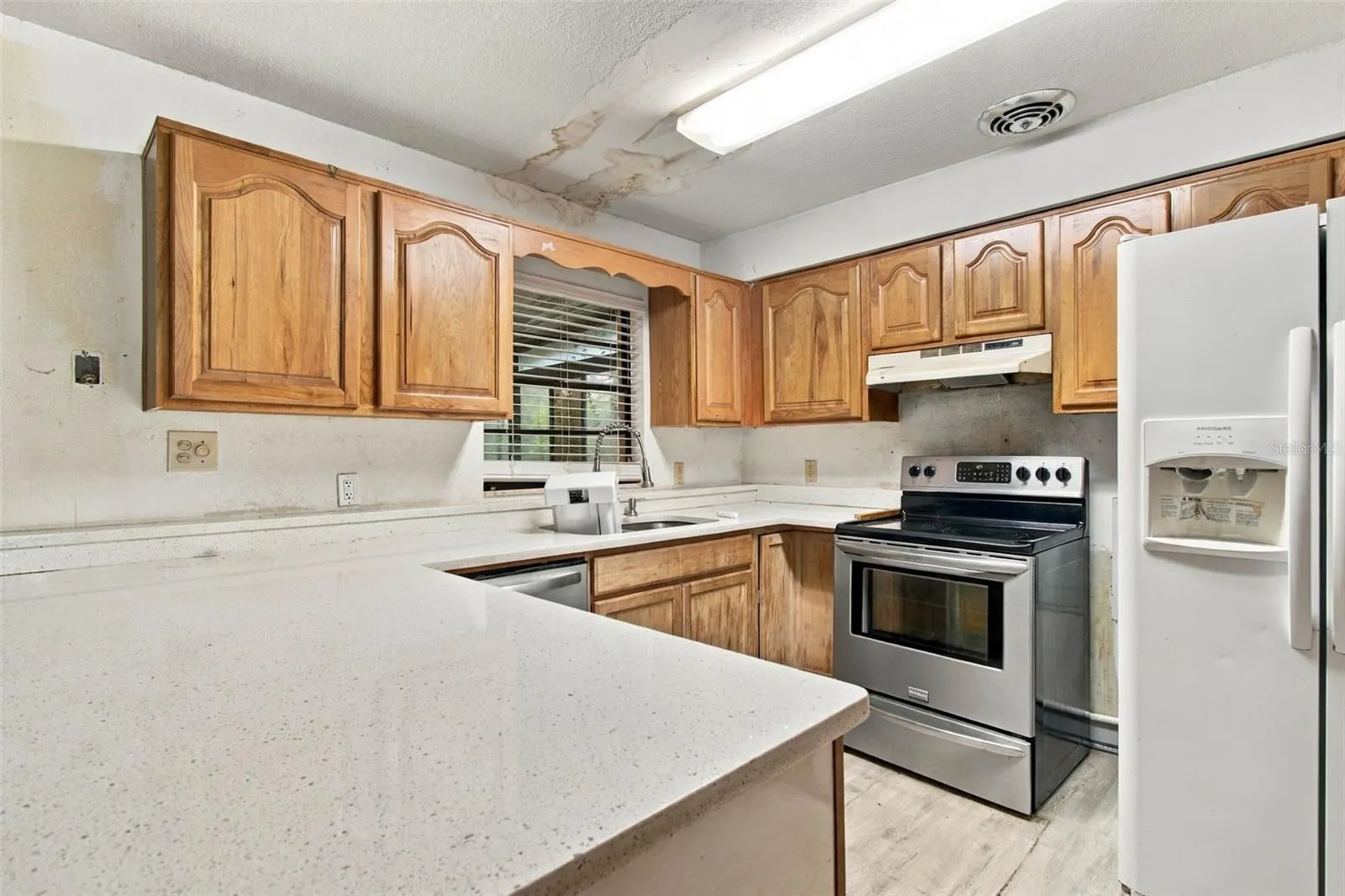 8010 SHARON DR