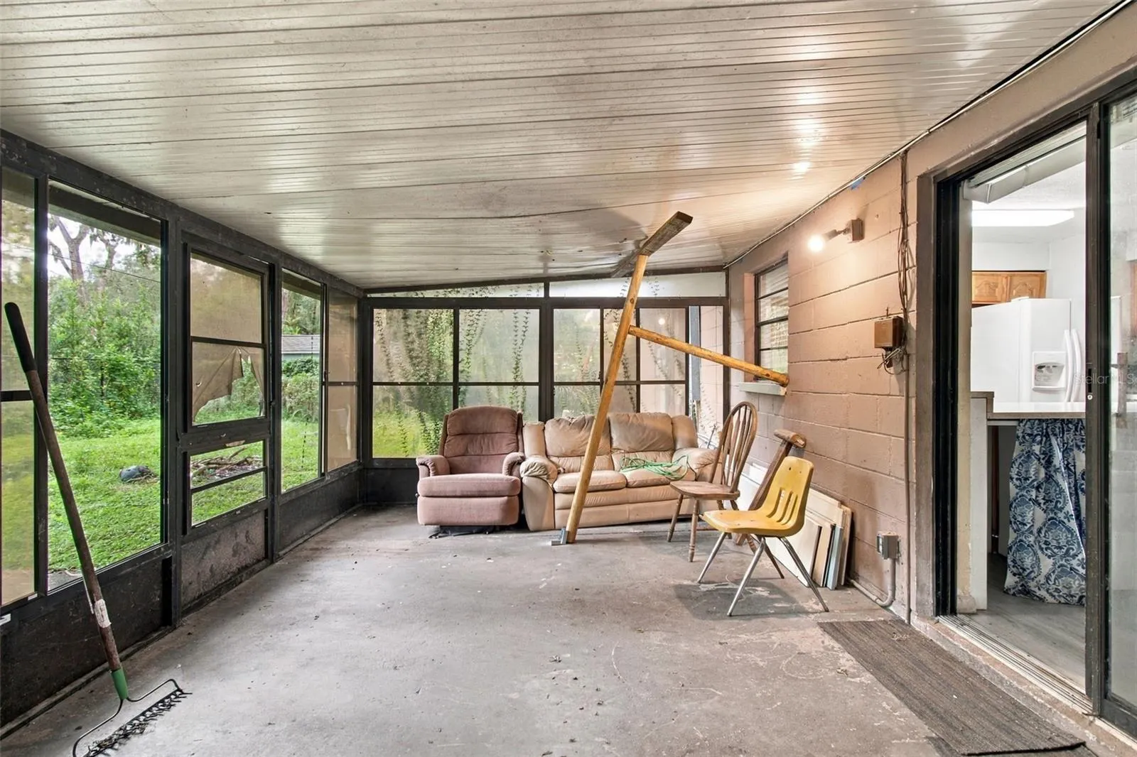 8010 SHARON DR