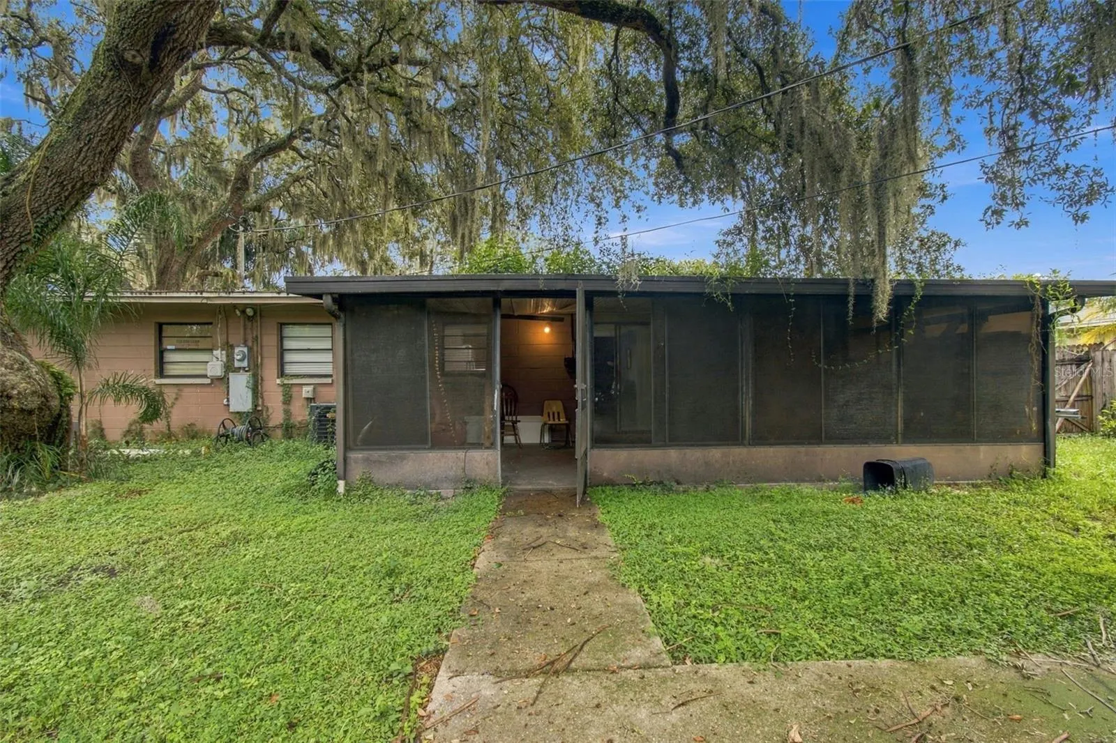 8010 SHARON DR