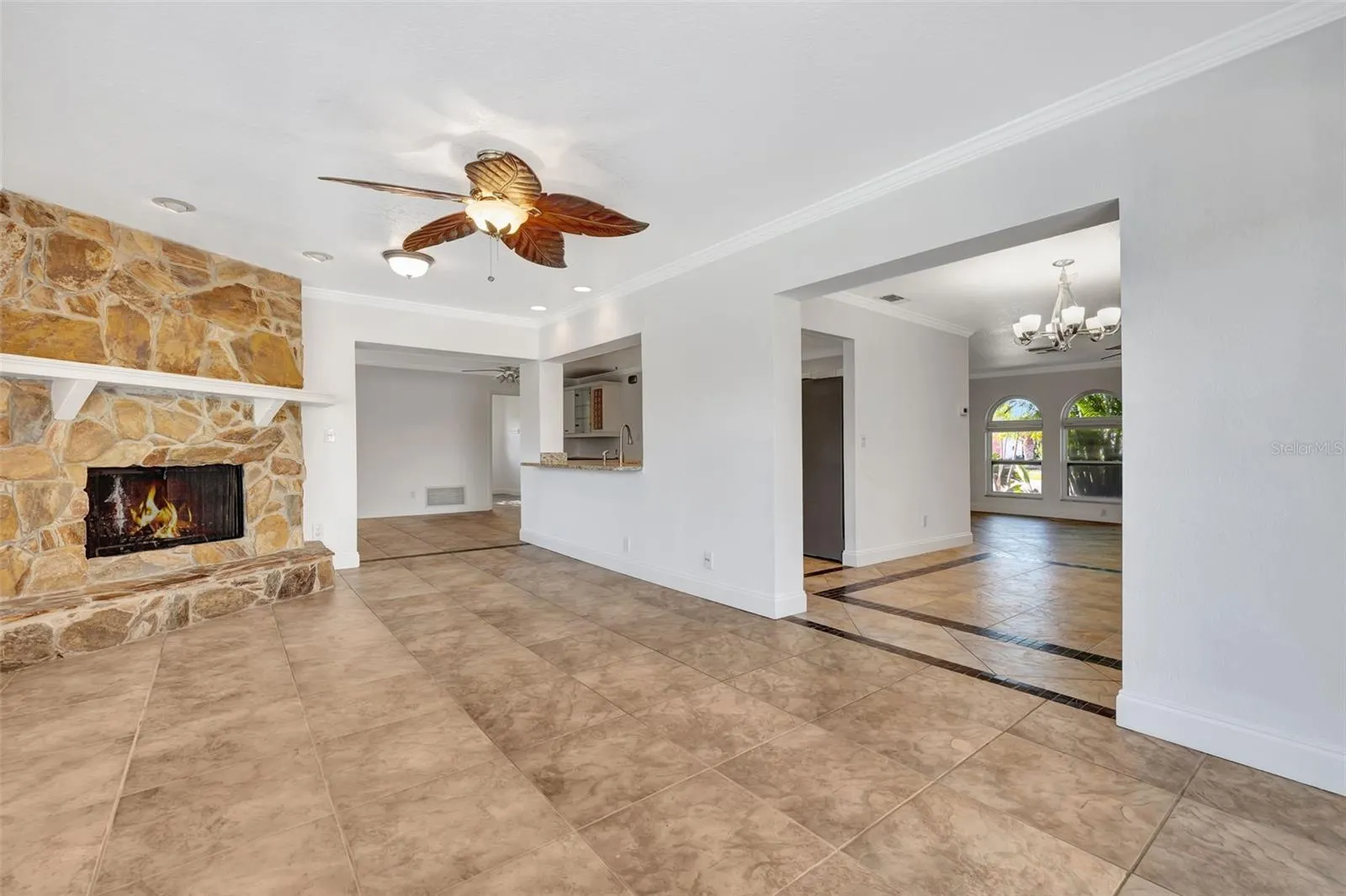 2851 HARDEE DR
