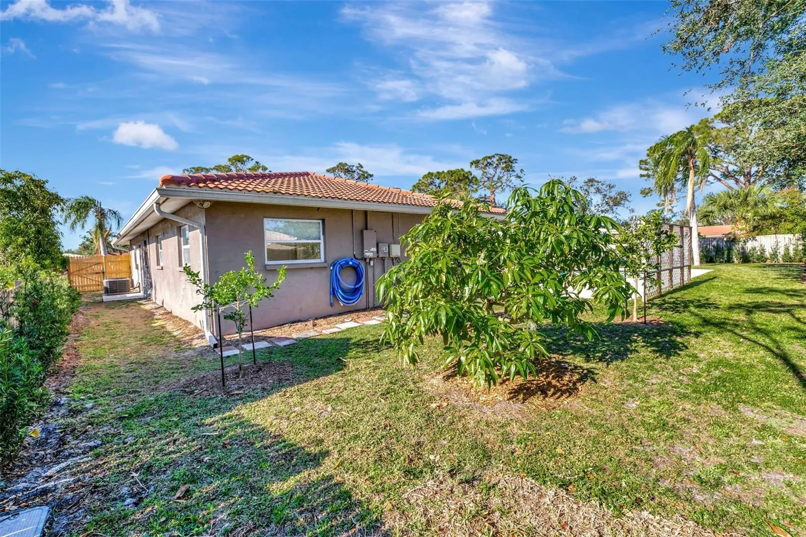 2851 HARDEE DR