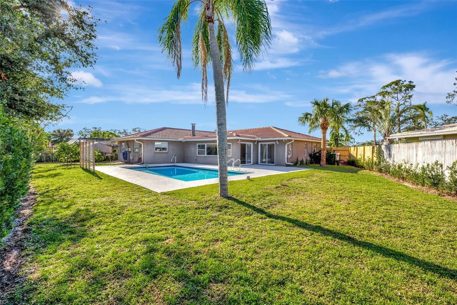 2851 HARDEE DR