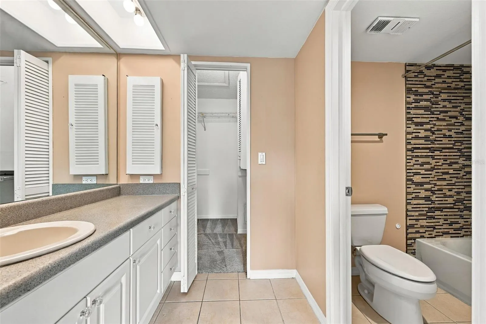 3165 LANDMARK DR #724 #724
