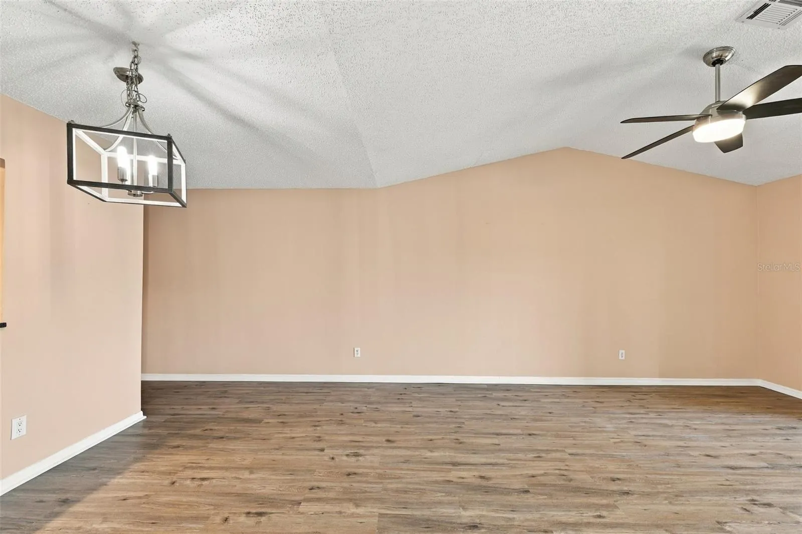 3165 LANDMARK DR #724 #724