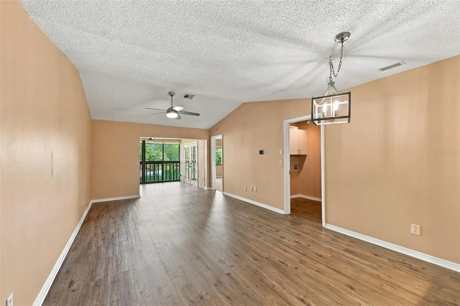 3165 LANDMARK DR #724 #724