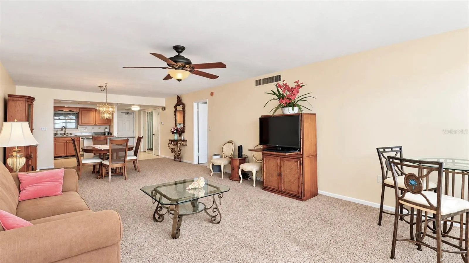5200 BRITTANY DR S #606 #606