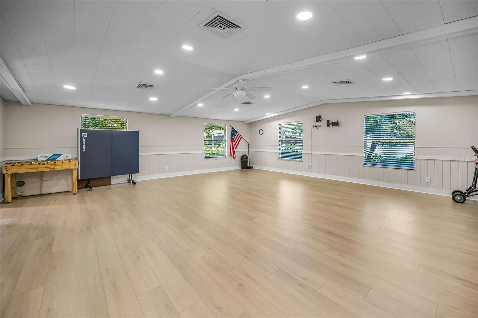 520 SANDY HOOK RD