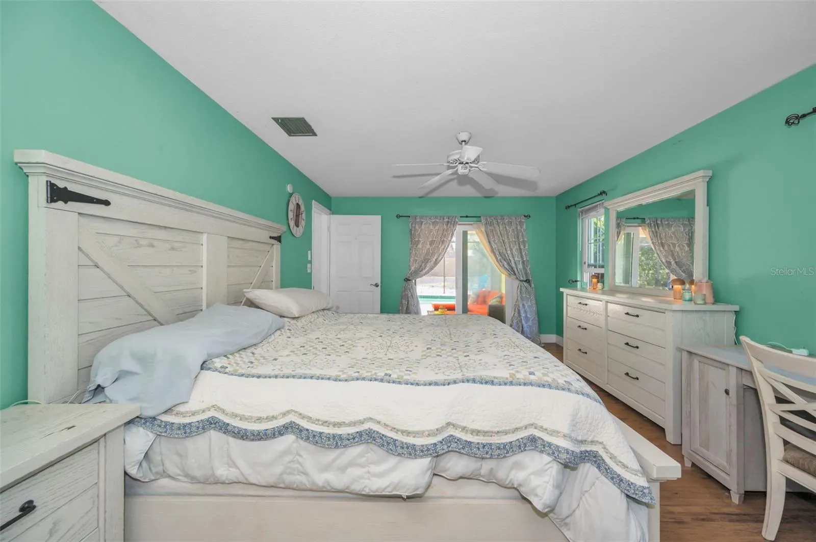 520 SANDY HOOK RD
