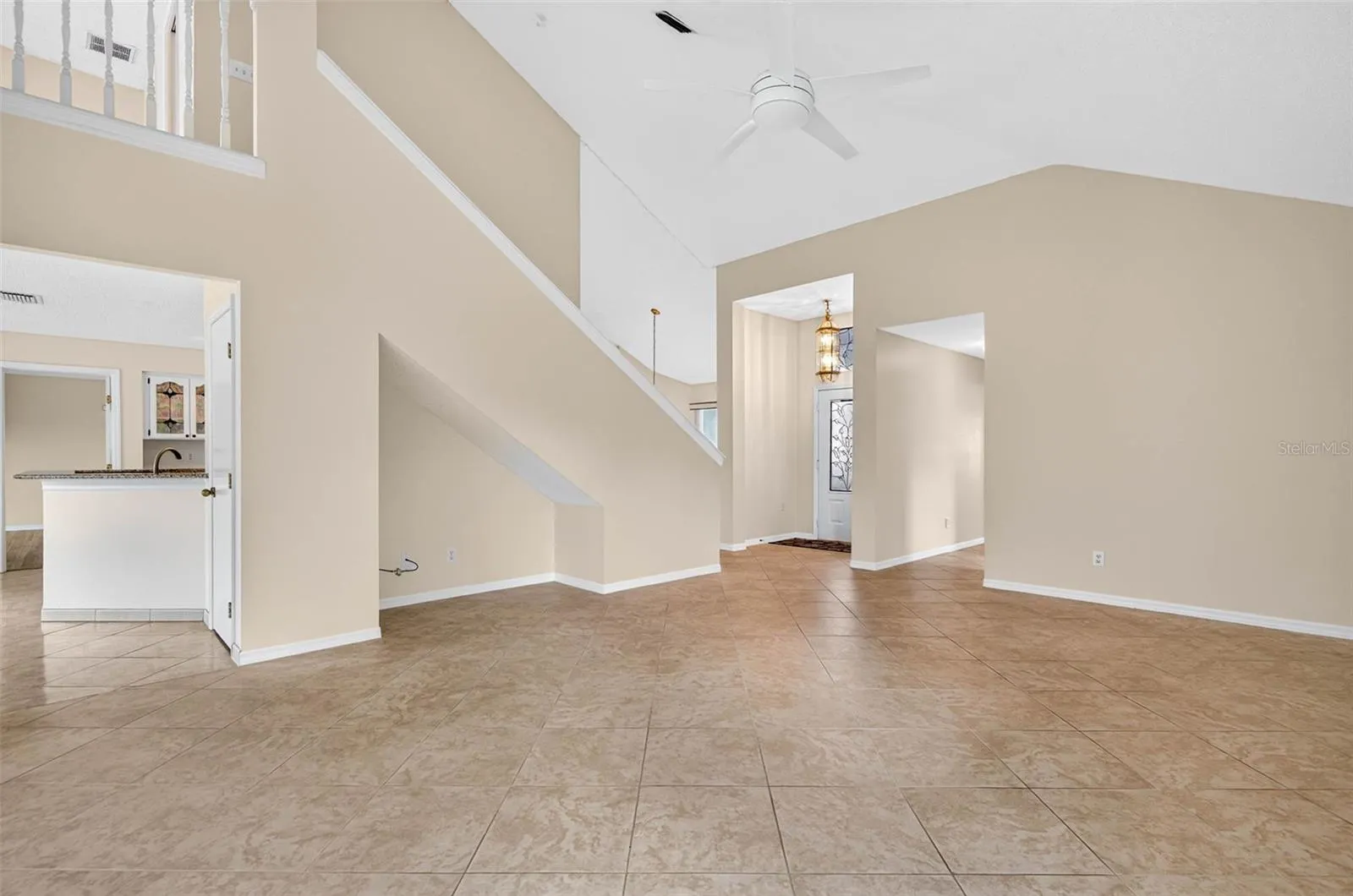 1704 TREMONT CT