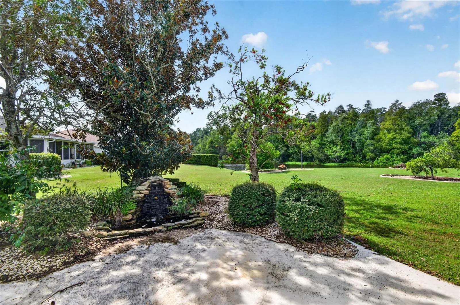 1704 TREMONT CT