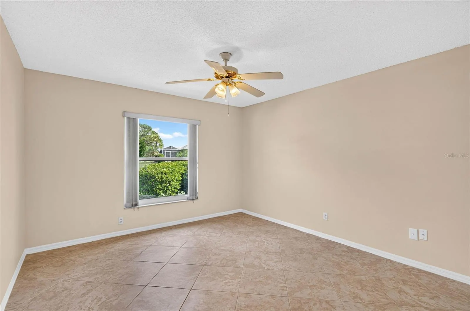 1704 TREMONT CT