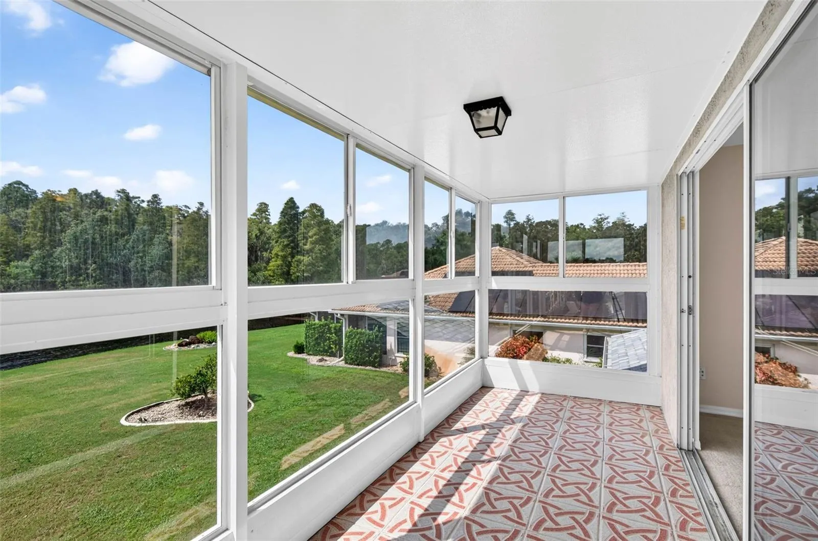 1704 TREMONT CT