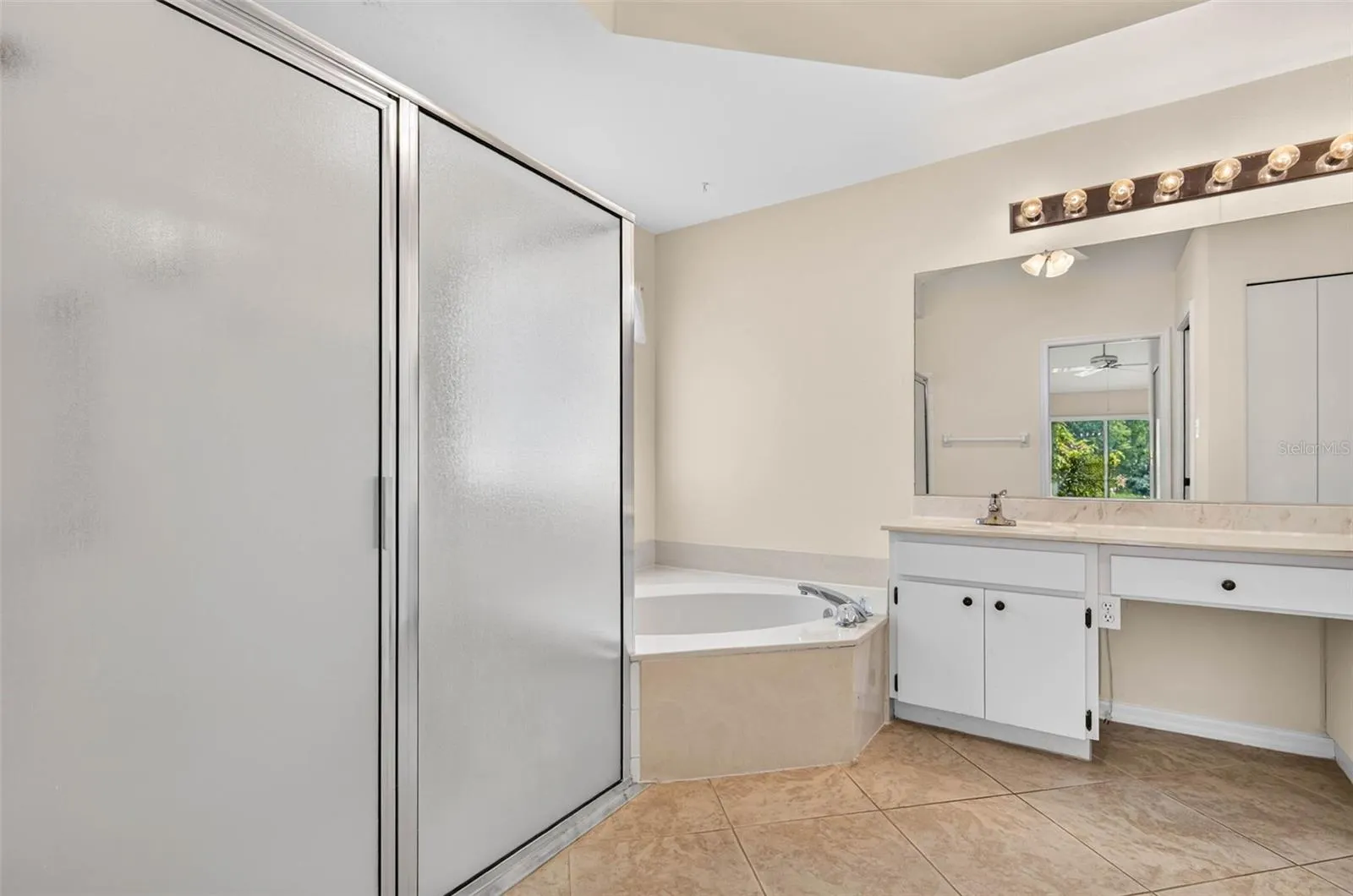 1704 TREMONT CT
